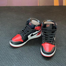 Load image into Gallery viewer, Dropshipping one pair sneaker keychain AJ 1 offwhite Chicago UNC NRG 3D Mini Sneaker shoe keychain