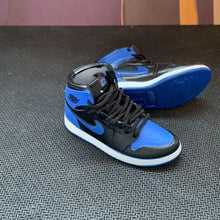 Load image into Gallery viewer, Dropshipping one pair sneaker keychain AJ 1 offwhite Chicago UNC NRG 3D Mini Sneaker shoe keychain