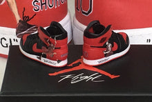 Load image into Gallery viewer, Dropshipping one pair  sneaker keychain AJ  1 offwhite Chicago UNC NRG 3D Mini Sneaker shoe keychain
