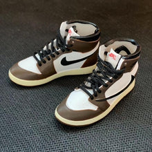 Load image into Gallery viewer, Dropshipping one pair  sneaker keychain AJ  1 offwhite Chicago UNC NRG 3D Mini Sneaker shoe keychain
