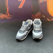 Load image into Gallery viewer, Dropshipping one pair  sneaker keychain AJ  1 offwhite Chicago UNC NRG 3D Mini Sneaker shoe keychain
