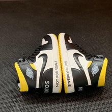 Load image into Gallery viewer, Dropshipping one pair  sneaker keychain AJ  1 offwhite Chicago UNC NRG 3D Mini Sneaker shoe keychain
